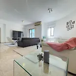 Apartament Stasandrou Center *