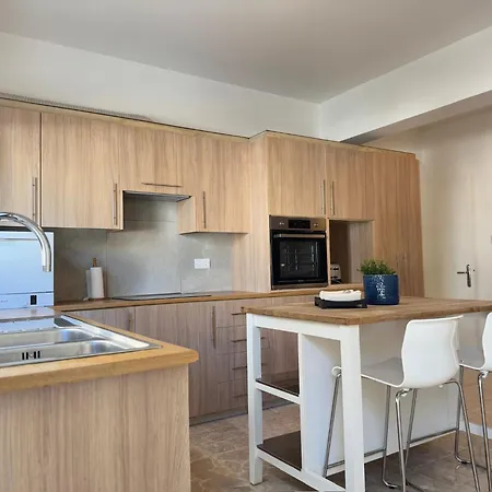 Apartment Wealthystays Stasandrou