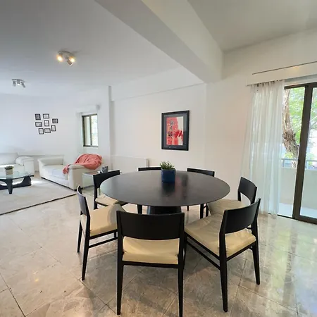 Apartment Wealthystays Stasandrou