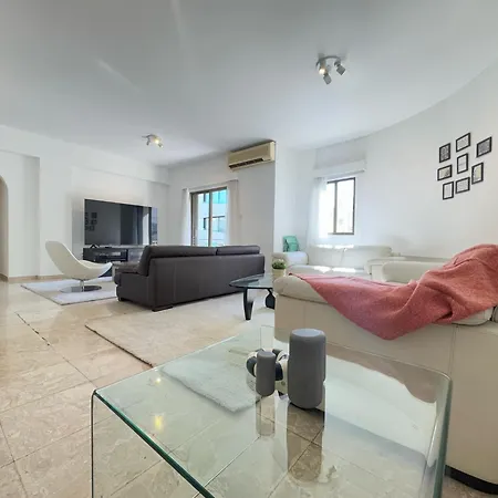 Apartament Stasandrou Center *